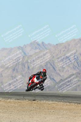 media/Dec-01-2025-Moto Forza (Mon) [[2daa91e15f]]/2-Intermediate Group/Session 4 Turn 9/